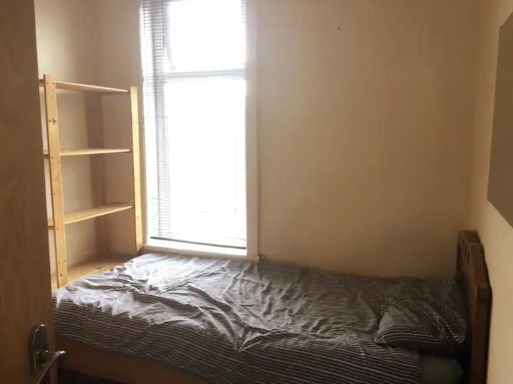 Single Room - Town & University Nearby, 24H Bus, Airport-Linked Manchester Buitenkant foto